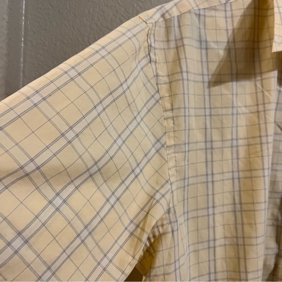 Men’s short sleeve button up shirt - Picture 3 of 5